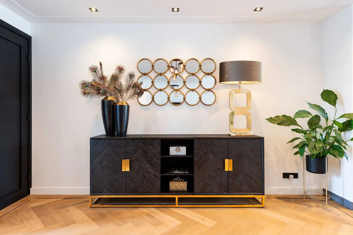 Kumode Blackbone zelta krāsā ar 4 durvīm Richmond Interiors 90/225/45 cm melna rustikāla - N1 Home