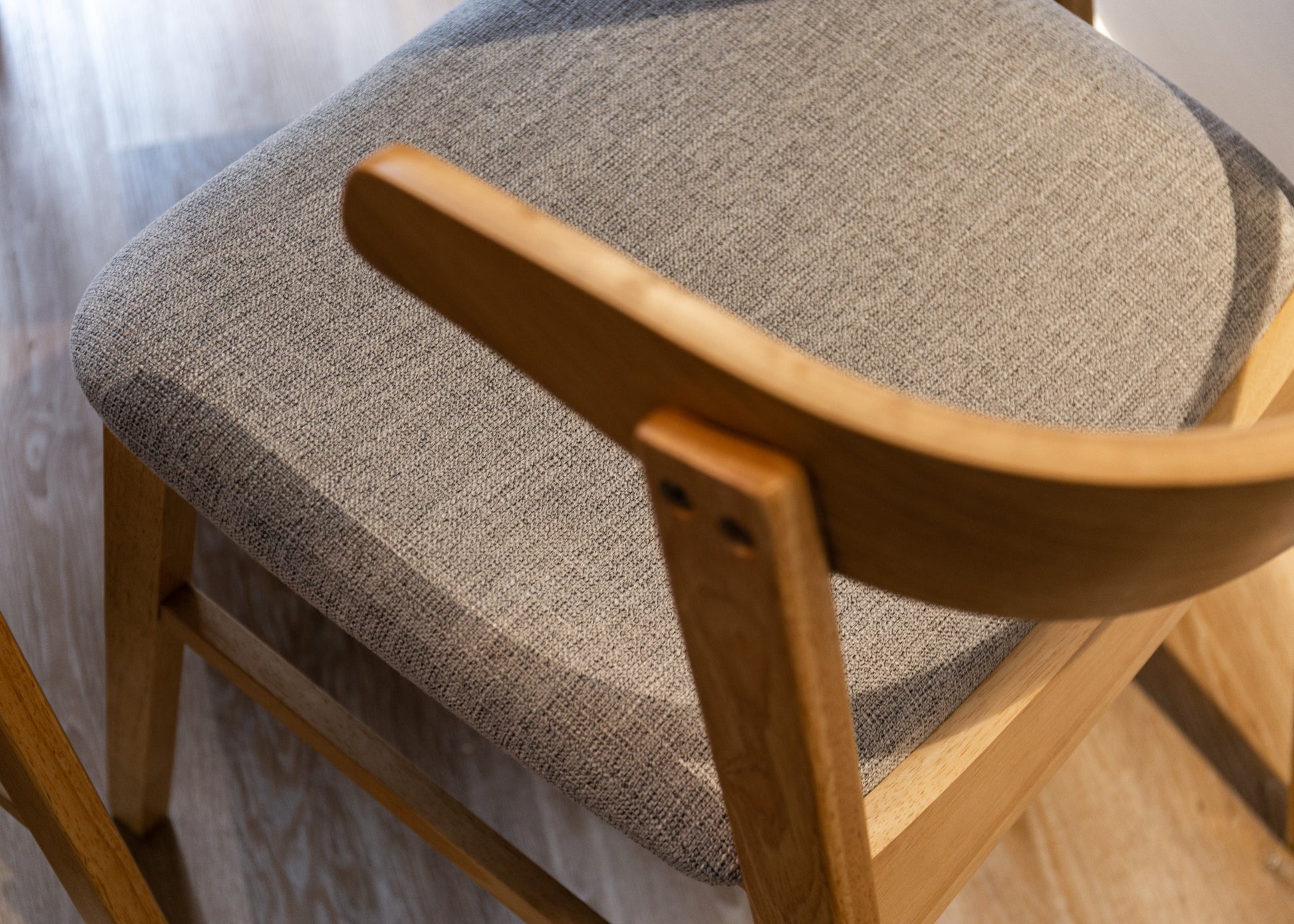 Krēsls Paniza 74/50/58 cm pelēks/ozols - N1 Home