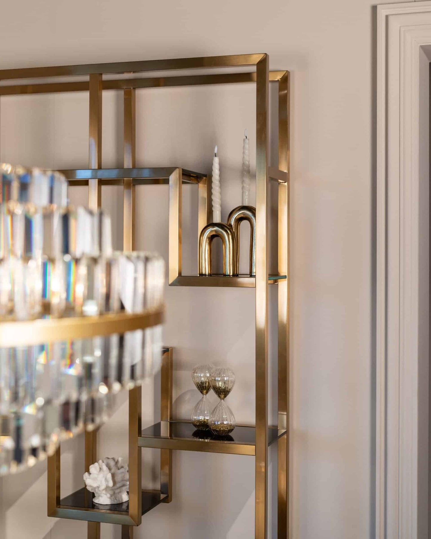 Vitrīna Magnus Richmond Interiors 108/230/29 cm brushed gold